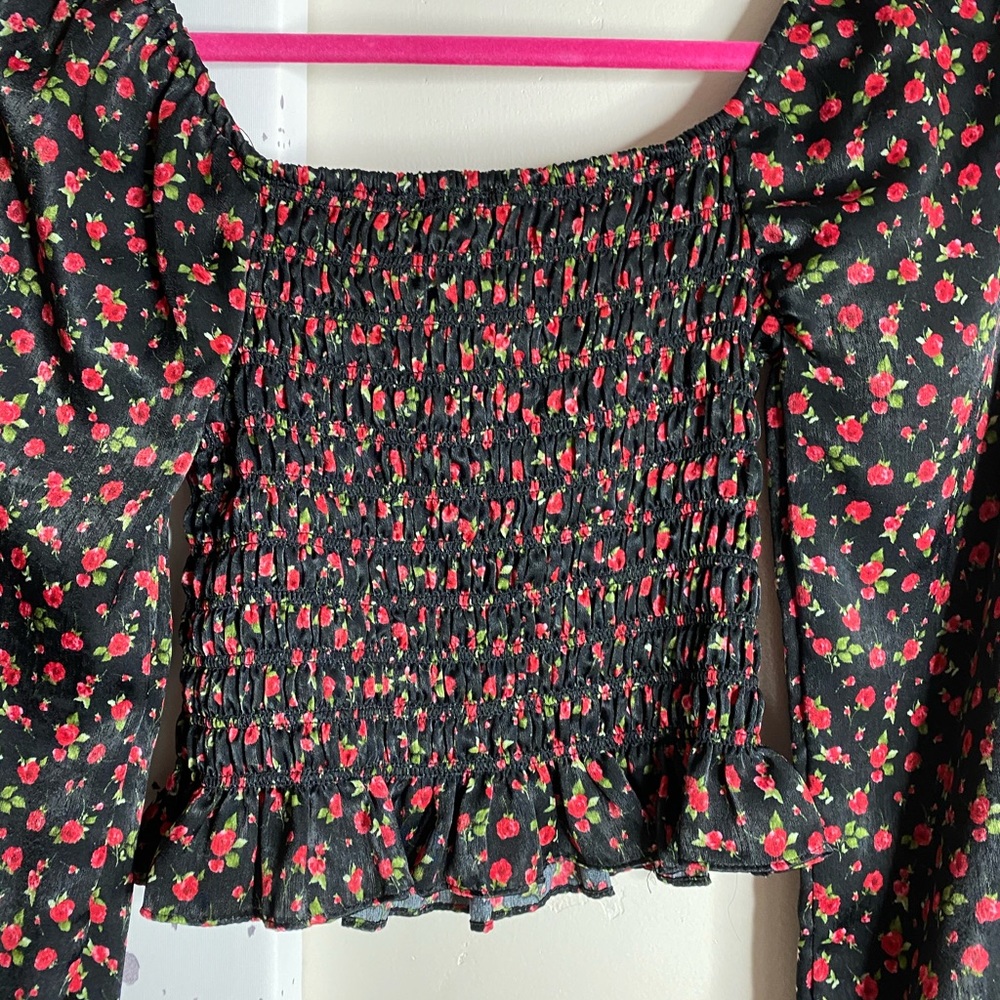 FOREVER 21 ROSES TOP - Picture 4 of 4